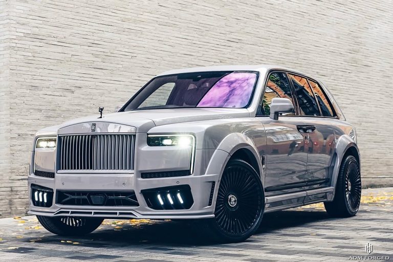 Rolls-Royce Cullinan on ADM Forged SS102 Signature Series forged monoblock in the Matte Black finish.