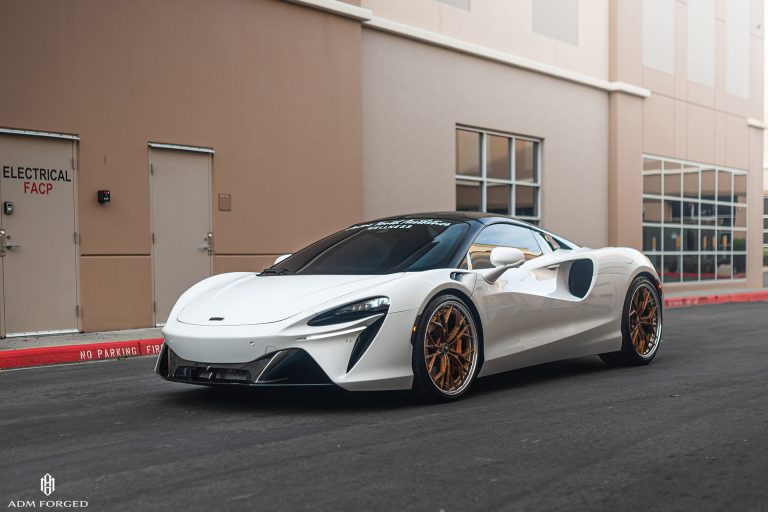 McLaren Artura on the ADM Forged PF308 Precision Series in the Brushed Monaco Copper with Polished Lip with center cap cut for OE McLaren application.